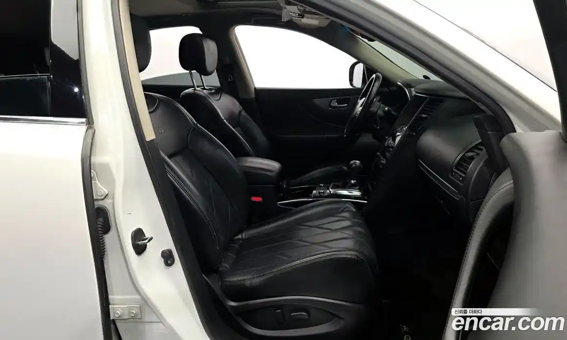 Infiniti QX70 2014 3.0 Автомат в Москве № 500337, фото 11