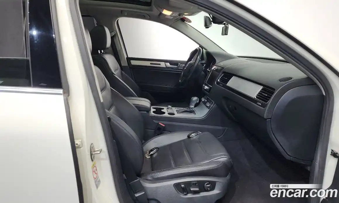 Volkswagen Touareg 2012 3.0 Автомат в Москве № 519026, фото 11