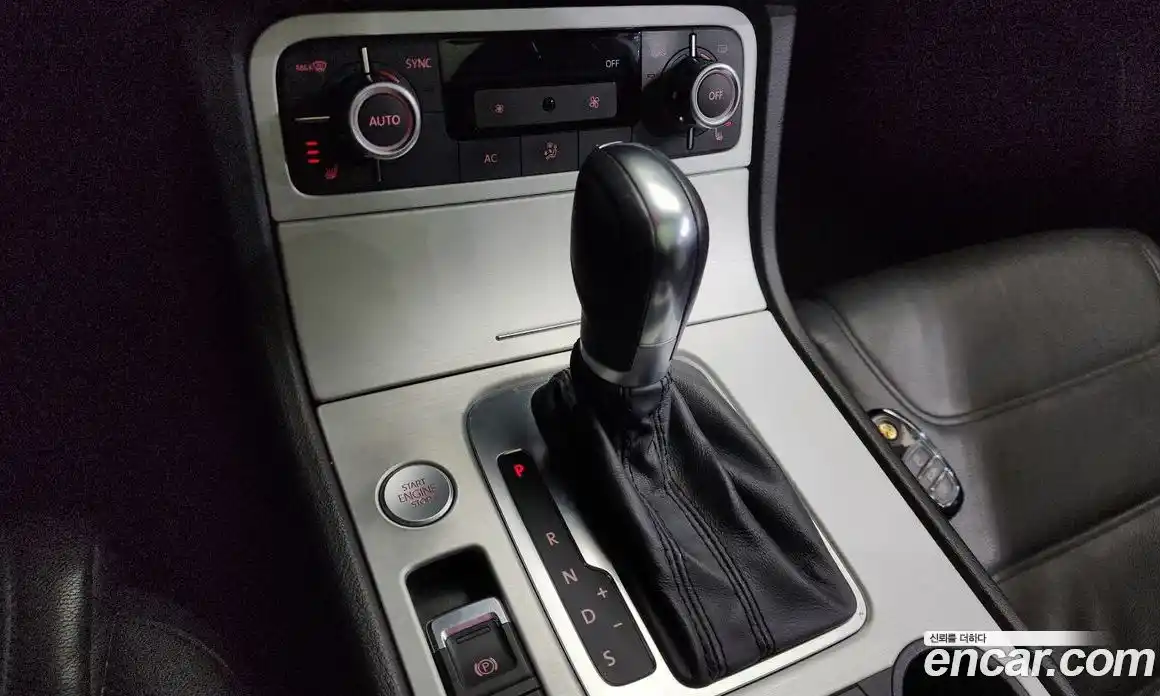 Volkswagen Touareg 2012 3.0 Автомат в Москве № 519026, фото 9