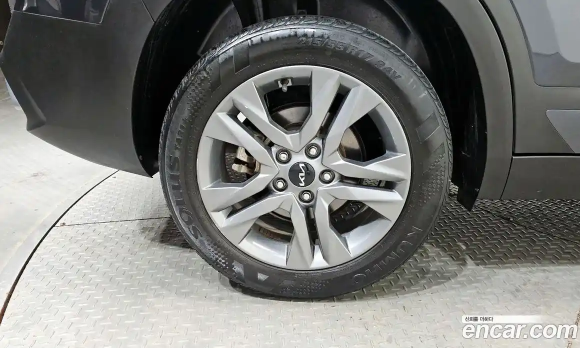 Kia Seltos 2023 1.6 Автомат в Москве № 521101, фото 5