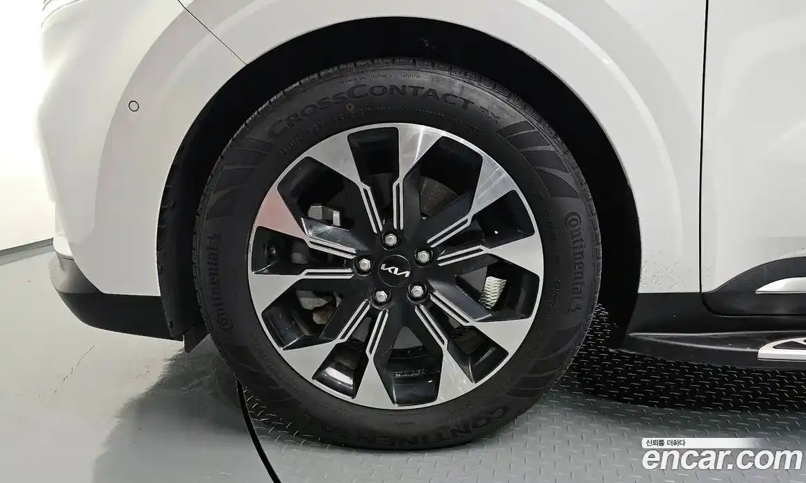 Kia Canival 2023 3.5 Автомат в Москве № 522787, фото 5