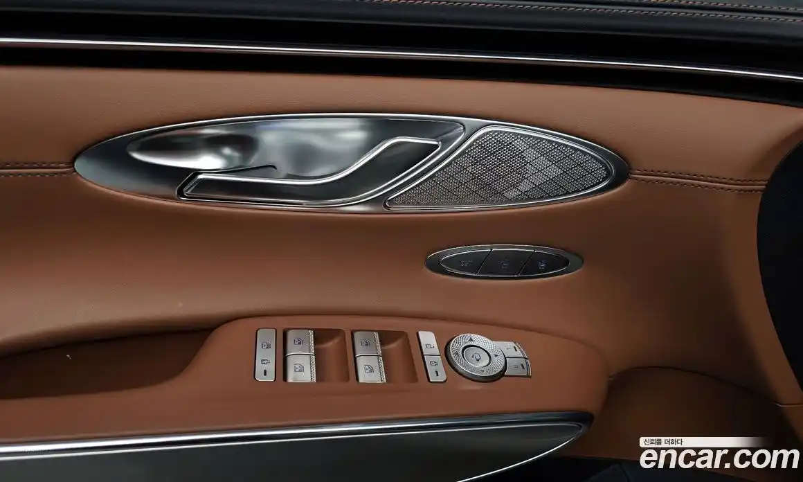 Genesis GV70 2024 2.5 Автомат в Москве № 523338, фото 17