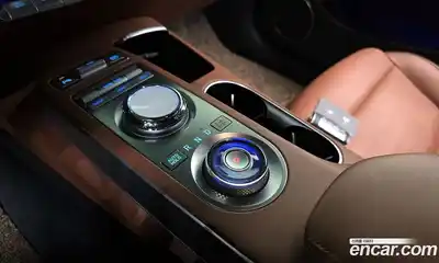 Genesis GV70 2024 2.5 Автомат в Москве № 523338, миниатюра 9