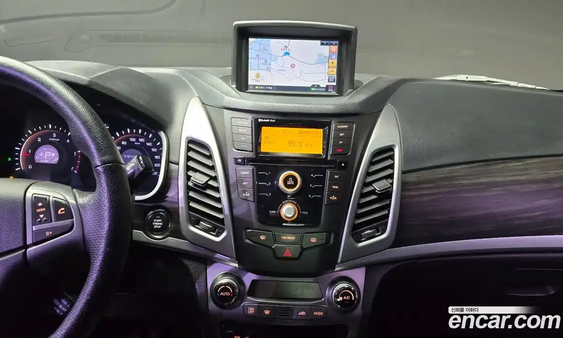 SsangYong Korando 2015 2.0 Автомат в Москве № 526266, фото 14