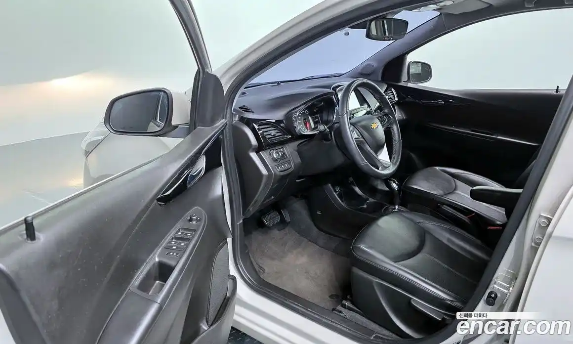 Chevrolet Spark 2017 1.0 Автомат в Москве № 527424, фото 11