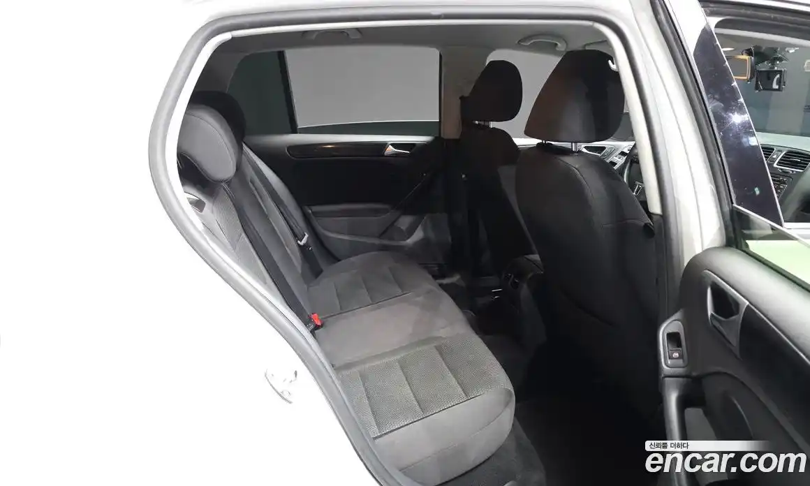 Volkswagen Golf 2013 1.6 Автомат в Москве № 529932, фото 12