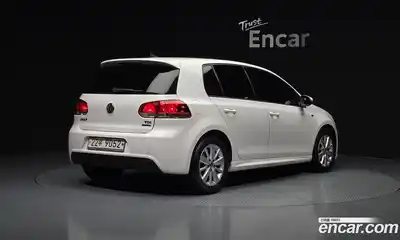Volkswagen Golf 2013 1.6 Автомат в Москве № 529932, миниатюра 2