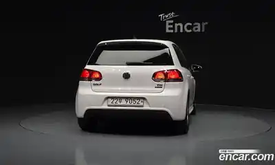 Volkswagen Golf 2013 1.6 Автомат в Москве № 529932, миниатюра 4