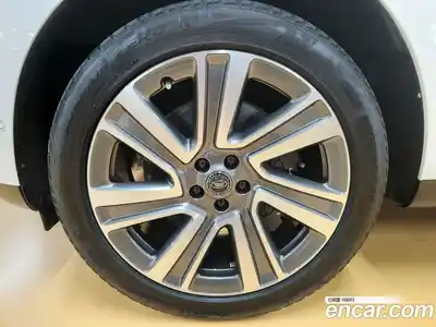 Land Rover Range-Rover 2023 4.4 Автомат в Москве № 543068, миниатюра 4