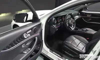 Mercedes-Benz E-Class 2019 1.9 Автомат в Москве № 543399, миниатюра 12