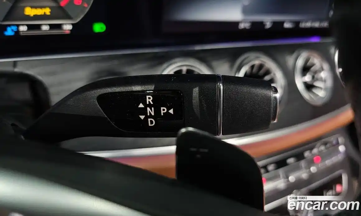 Mercedes-Benz E-Class 2017 1.9 Автомат в Москве № 543715, фото 9