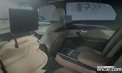 Audi A8 2023 3.0 Автомат в Москве № 543797, миниатюра 10