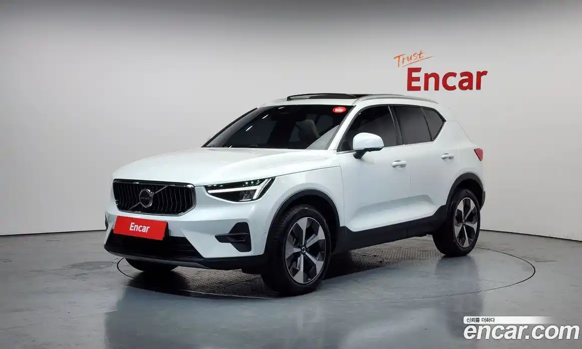 Volvo XC40 2023 2.0 Автомат в Москве № 544984, фото 1