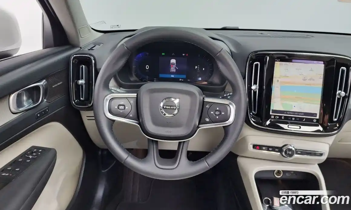 Volvo XC40 2023 2.0 Автомат в Москве № 544984, фото 13