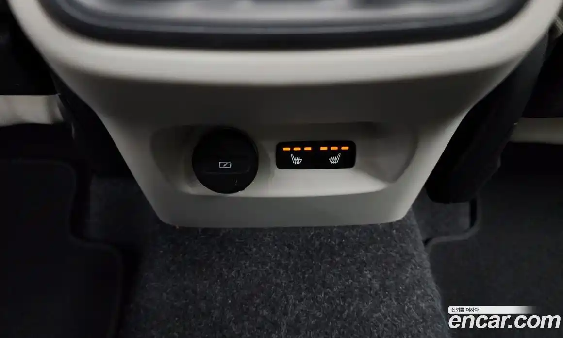 Volvo XC40 2023 2.0 Автомат в Москве № 544984, фото 18