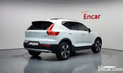 Volvo XC40 2023 2.0 Автомат в Москве № 544984, миниатюра 2