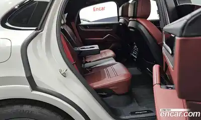 Porsche Cayenne 2025 4.0 Автомат в Москве № 545423, миниатюра 12