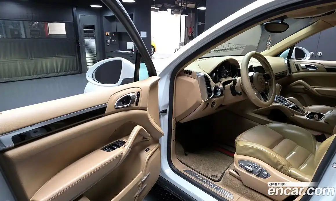 Porsche Cayenne 2015 3.0 Автомат в Москве № 545854, фото 12