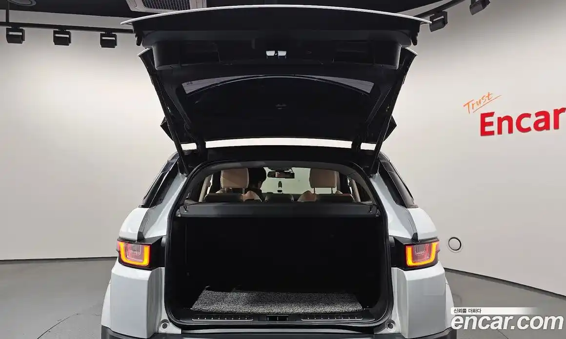 Land Rover Range-Rover Evoque 2019 2.0 Автомат в Москве № 546283, фото 20