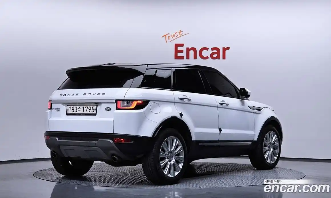 Land Rover Range-Rover Evoque 2019 2.0 Автомат в Москве № 546283, фото 2