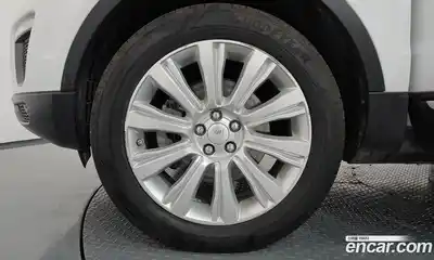 Land Rover Range-Rover Evoque 2019 2.0 Автомат в Москве № 546283, миниатюра 5