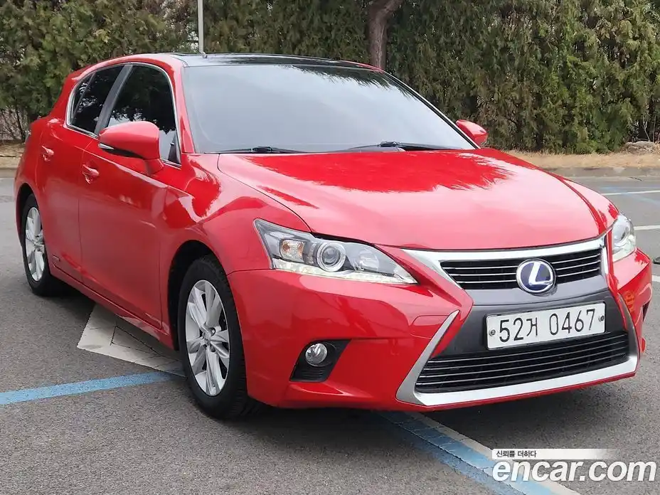 Lexus CT200h 2017 1.8 Автомат в Москве № 547078, фото 3