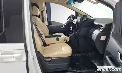 Hyundai Staria, 2025