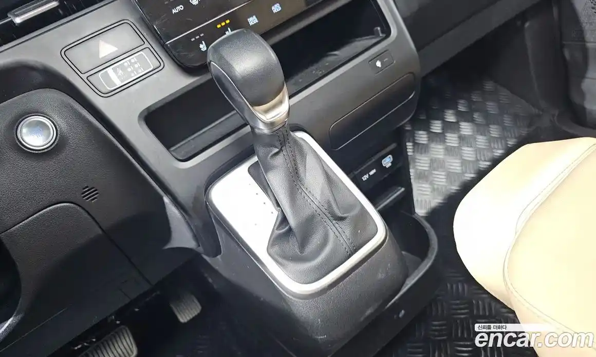 Hyundai Staria 2025 1.6 Автомат в Москве № 107568, фото 15