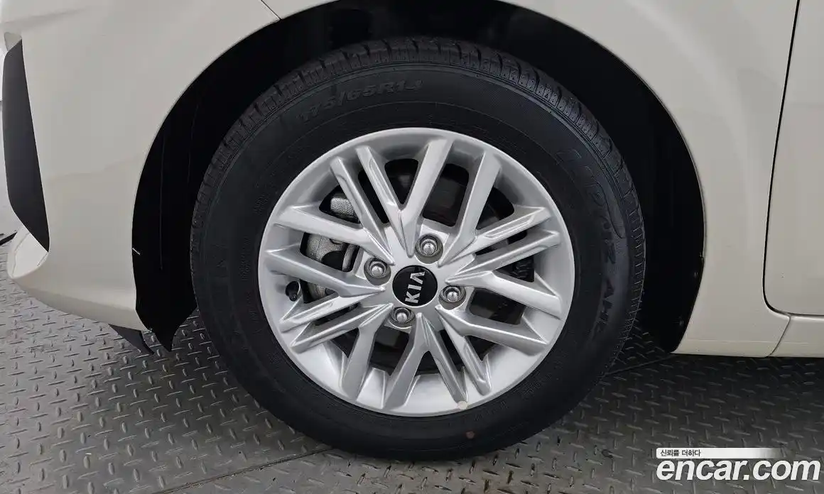 Kia Morning 2021 1.0 Автомат в Москве № 121223, фото 9