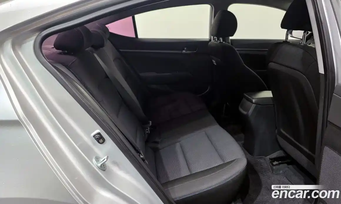 Hyundai Avante 2016 1.6 Автомат в Москве № 125363, фото 14