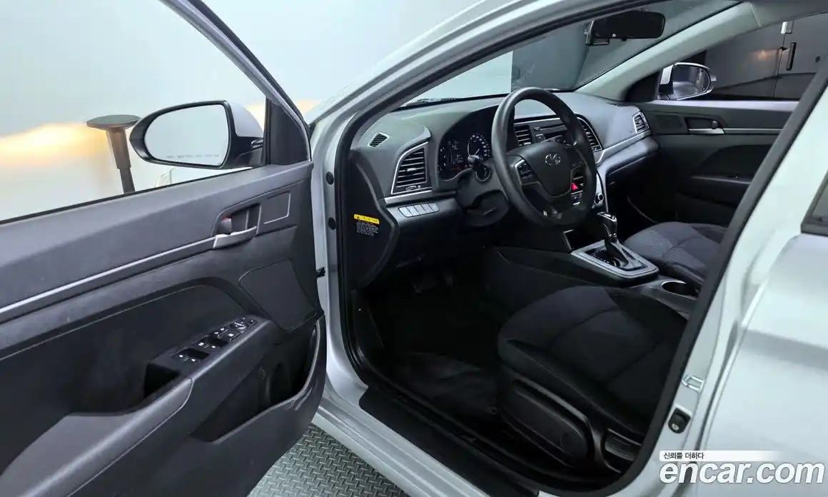 Hyundai Avante 2016 1.6 Автомат в Москве № 125363, фото 17