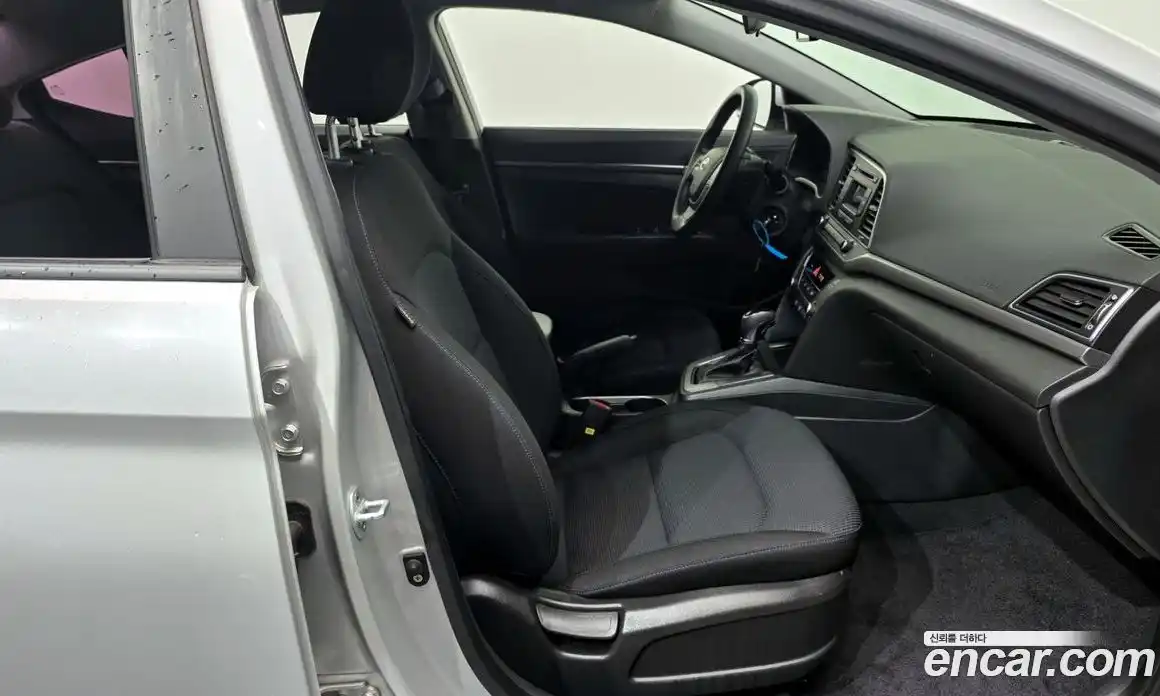 Hyundai Avante 2016 1.6 Автомат в Москве № 125363, фото 19