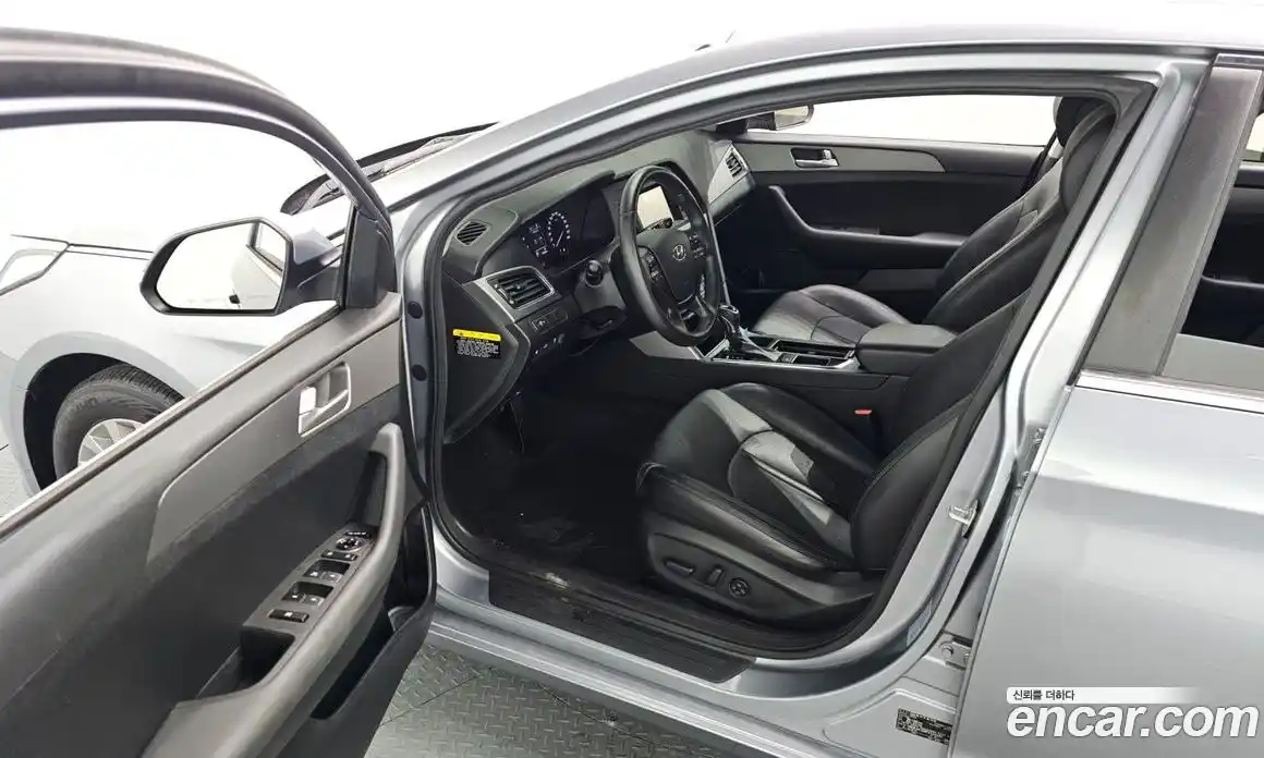 Hyundai Sonata 2015 2.0 Автомат в Москве № 130745, фото 17