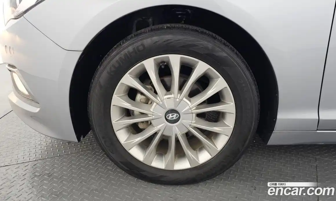 Hyundai Sonata 2015 2.0 Автомат в Москве № 130745, фото 10