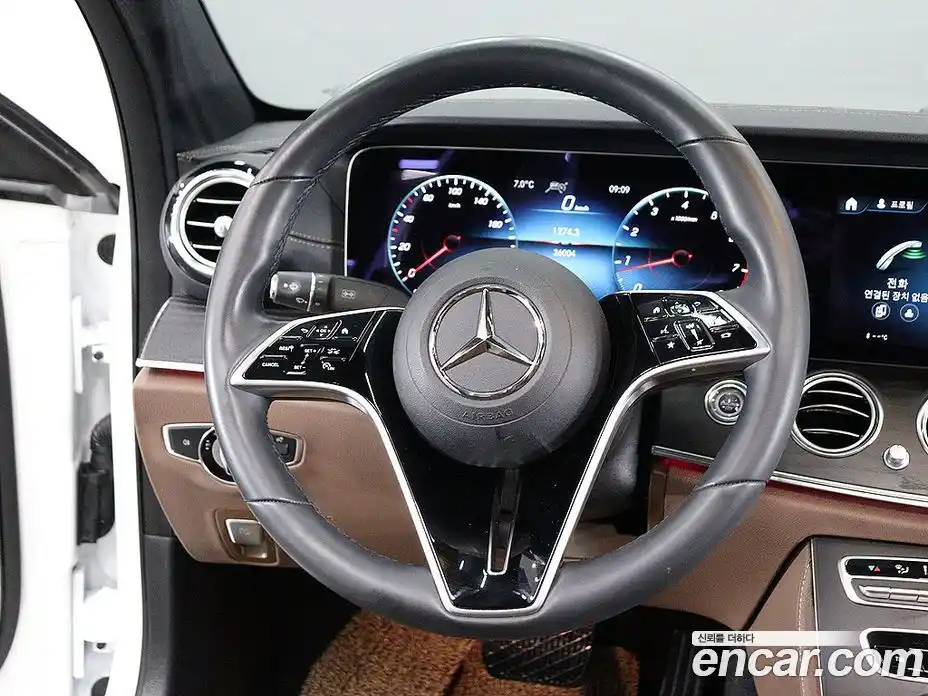 Mercedes-Benz E-Class 2023 2.0 Автомат в Москве № 138137, фото 14