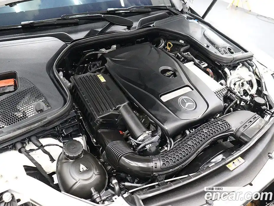 Mercedes-Benz E-Class 2023 2.0 Автомат в Москве № 138137, фото 19