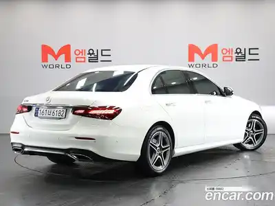 Mercedes-Benz E-Class 2023 2.0 Автомат в Москве № 138137, миниатюра 4