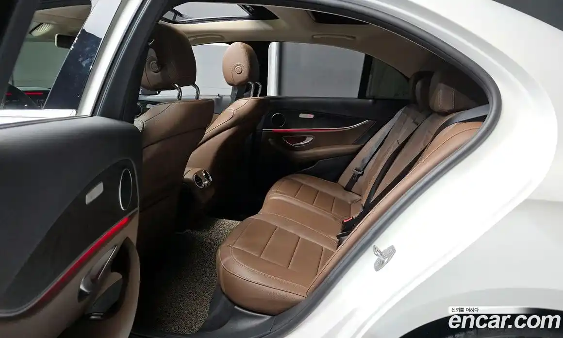 Mercedes-Benz E-Class 2017 2.0 Автомат в Москве № 148988, фото 16