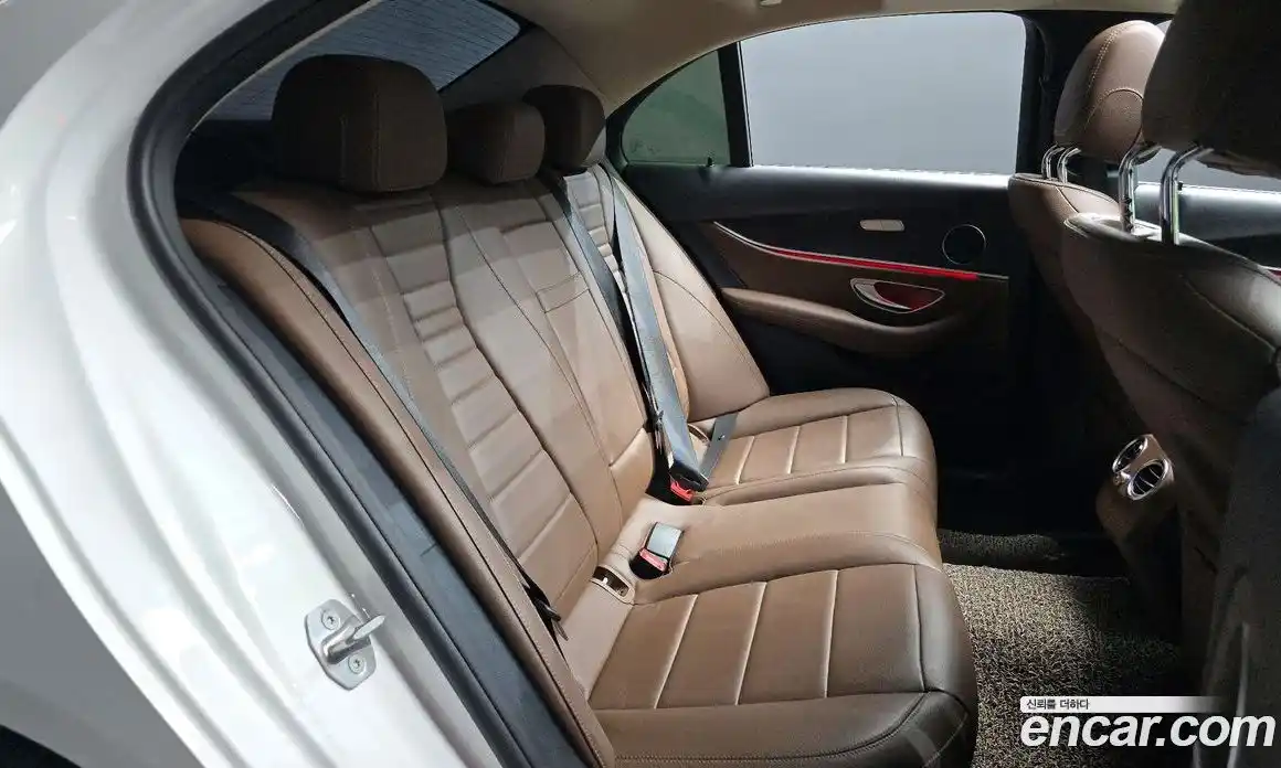 Mercedes-Benz E-Class 2017 2.0 Автомат в Москве № 148988, фото 18