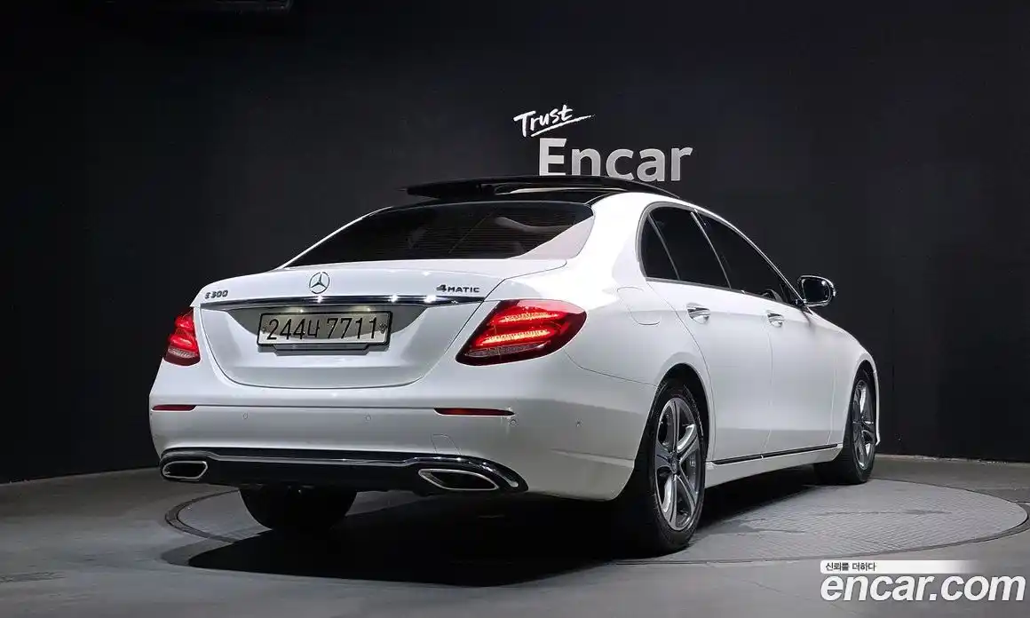 Mercedes-Benz E-Class 2017 2.0 Автомат в Москве № 148988, фото 19