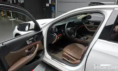 Mercedes-Benz E-Class 2017 2.0 Автомат в Москве № 148988, миниатюра 5