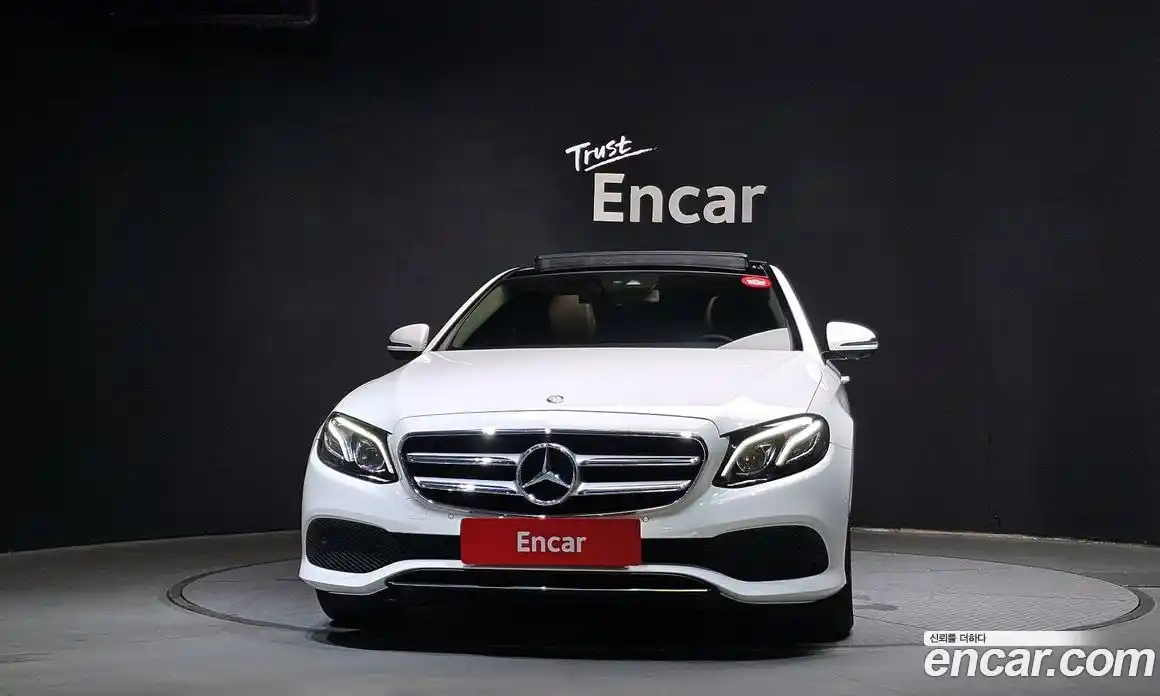 Mercedes-Benz E-Class 2017 2.0 Автомат в Москве № 148988, фото 9