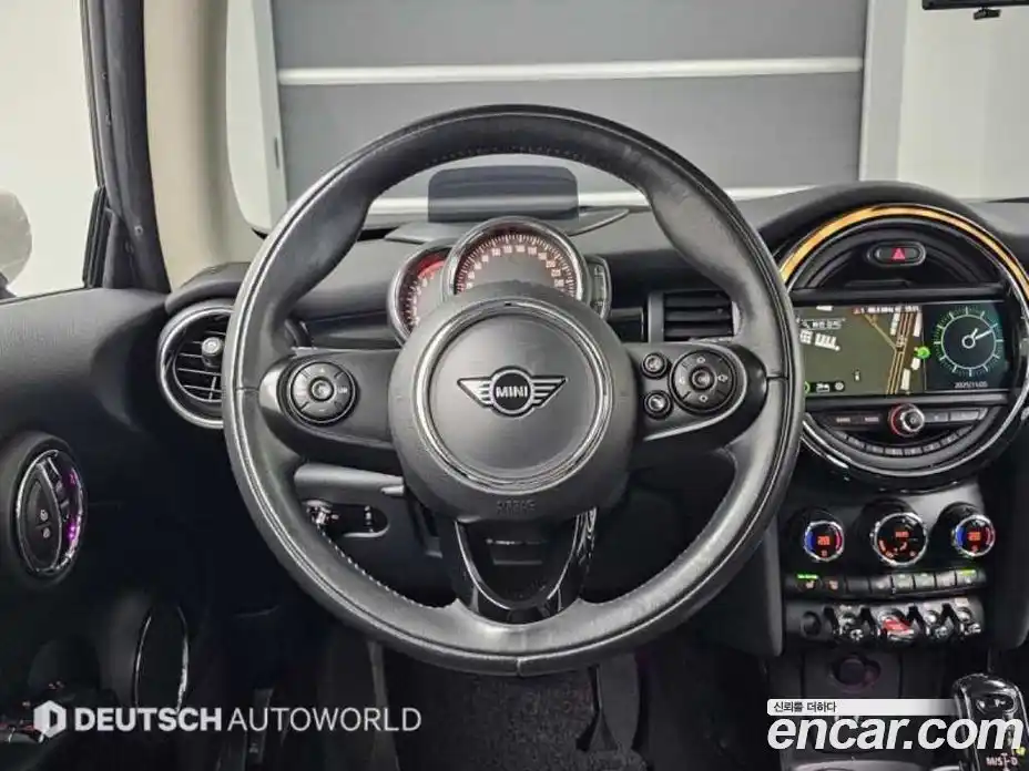 Mini Cooper 2020 1.5 Автомат в Москве № 154200, фото 13