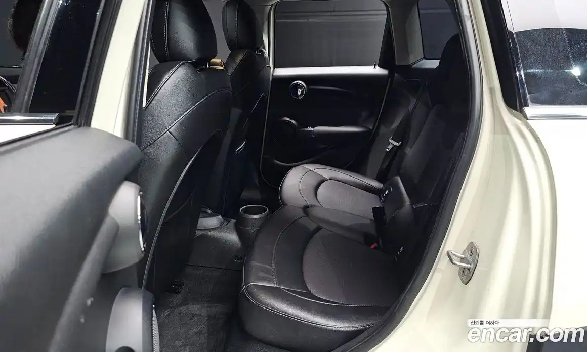 Mini Cooper 2016 1.5 Автомат в Москве № 156082, фото 13