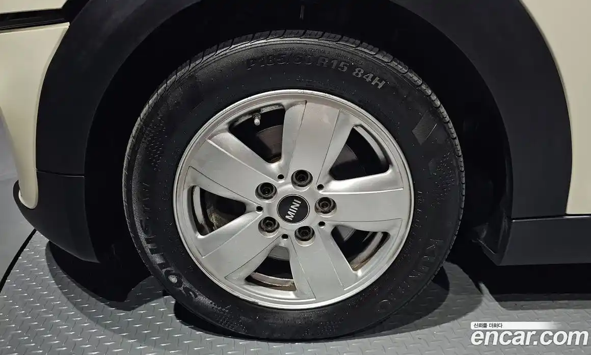 Mini Cooper 2016 1.5 Автомат в Москве № 156082, фото 15