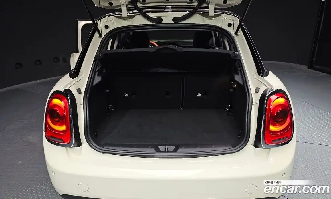 Mini Cooper 2016 1.5 Автомат в Москве № 156082, фото 5