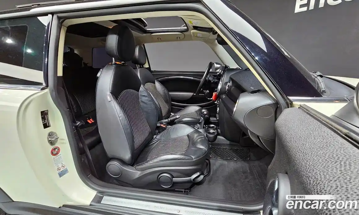 Mini Cooper 2013 1.6 Автомат в Москве № 156186, фото 18