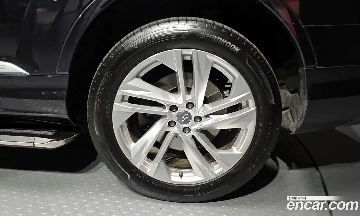 Audi Q7 2020 3.0 Автомат в Москве № 163907, фото 1