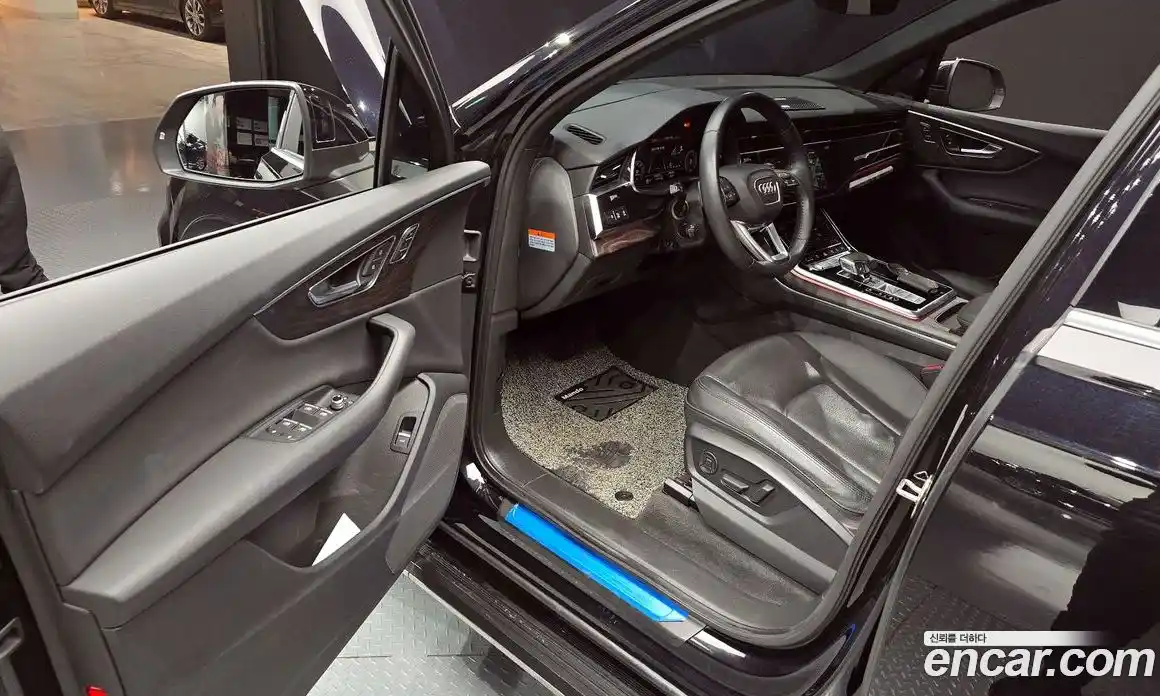 Audi Q7 2020 3.0 Автомат в Москве № 163907, фото 4