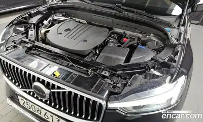 Volvo XC60 2022 2.0 Автомат в Москве № 164368, миниатюра 2